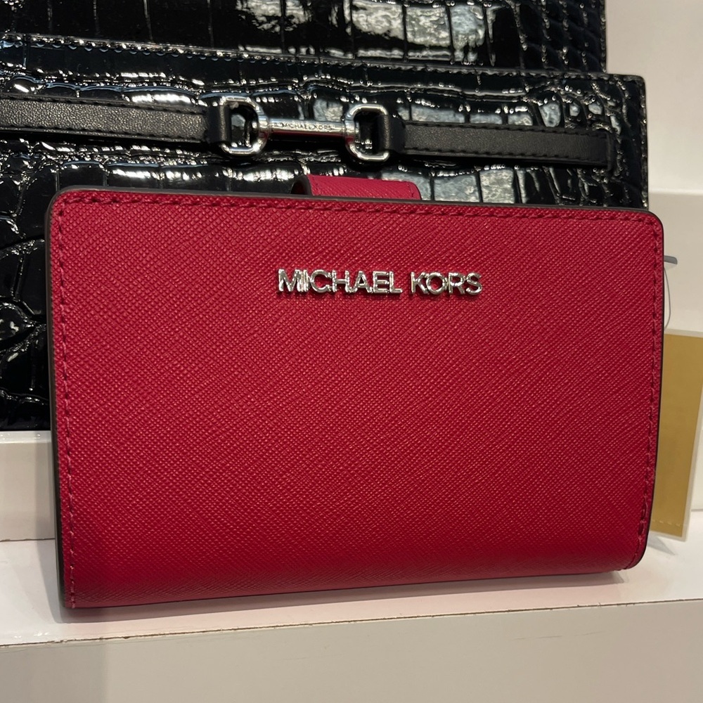 MICHAEL KORS Medium Saffiano Leather Bifold ZP CN Wallet
COLOR DK RASPBERRY
NWT - Picture 15 of 16